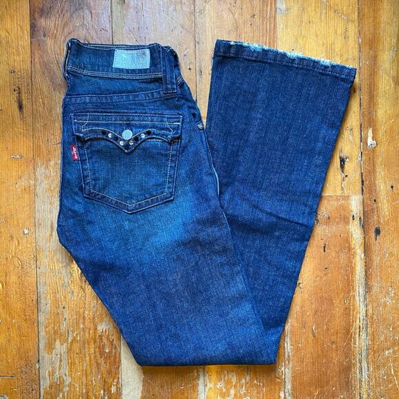 Levi’s - Picture 4 of 6